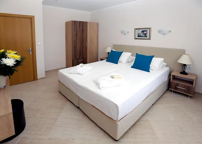 Sunrise River Aheloy